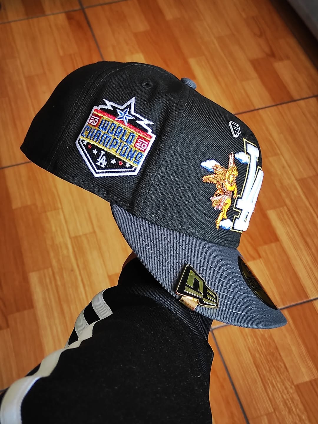 GORRA NEW ERA 59FIFTY LOS ANGELES DODGERS MLB NEGRA GRAFITO DOS TONOS UV ROSA