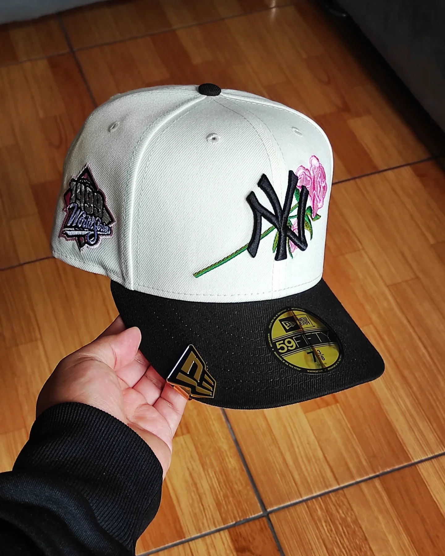 Gorra ajustada 59fifty New Era New York Yankees Rose Chrome Edición negra/rosa