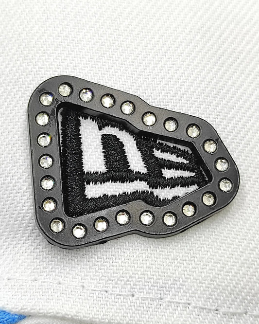 Pin de circonitas bandera New Era