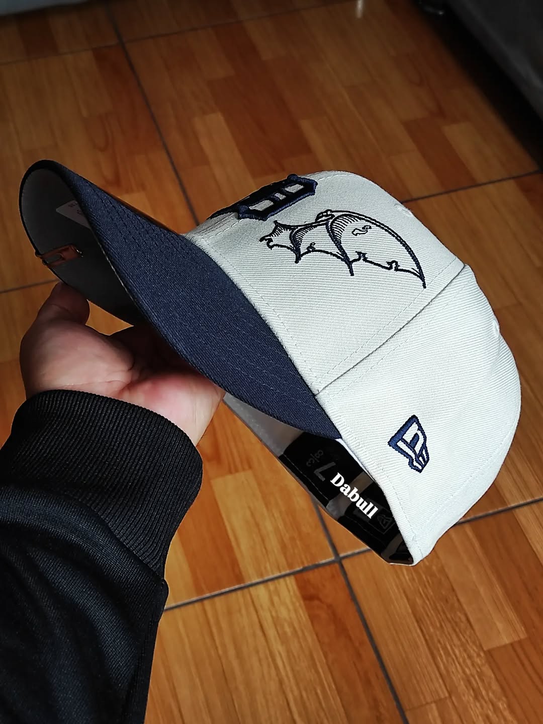 Gorra Detroit Tigers MLB Team Wings 59FIFTY Ajustada Beige Claro