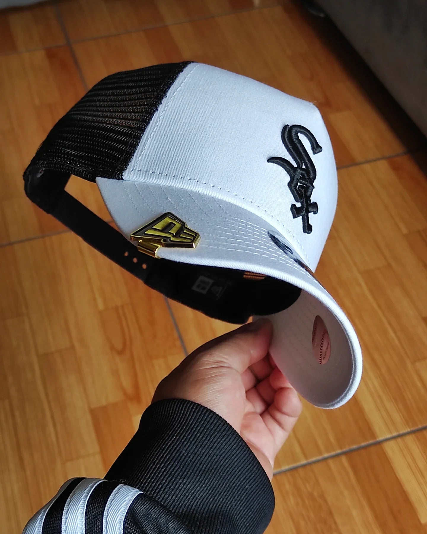 Gorra trucker a-frame blanca/negra New Era Chicago White Sox