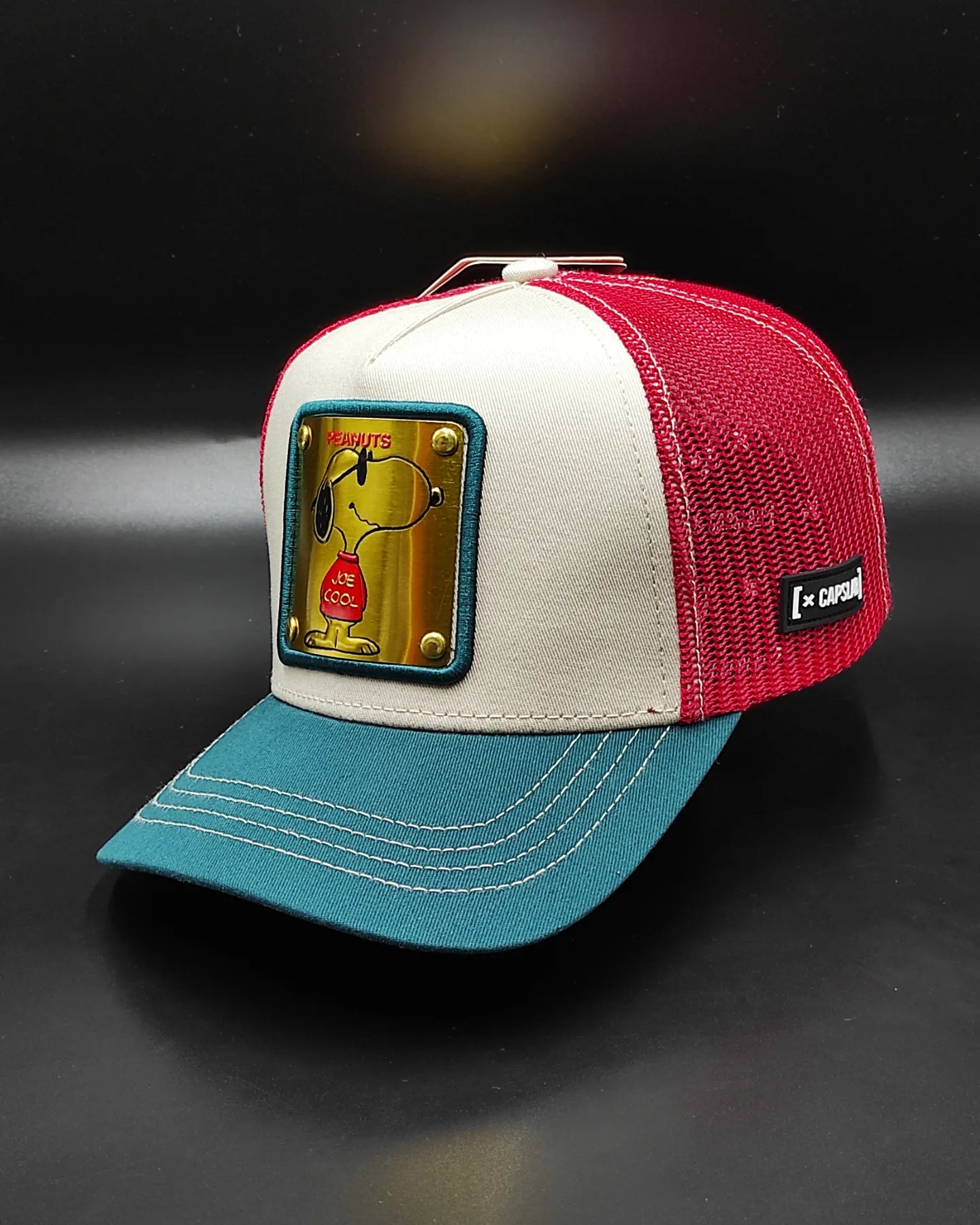 Gorra trucker snapback CAPSLAB Cacahuetes Snoopy blanco rojo verde