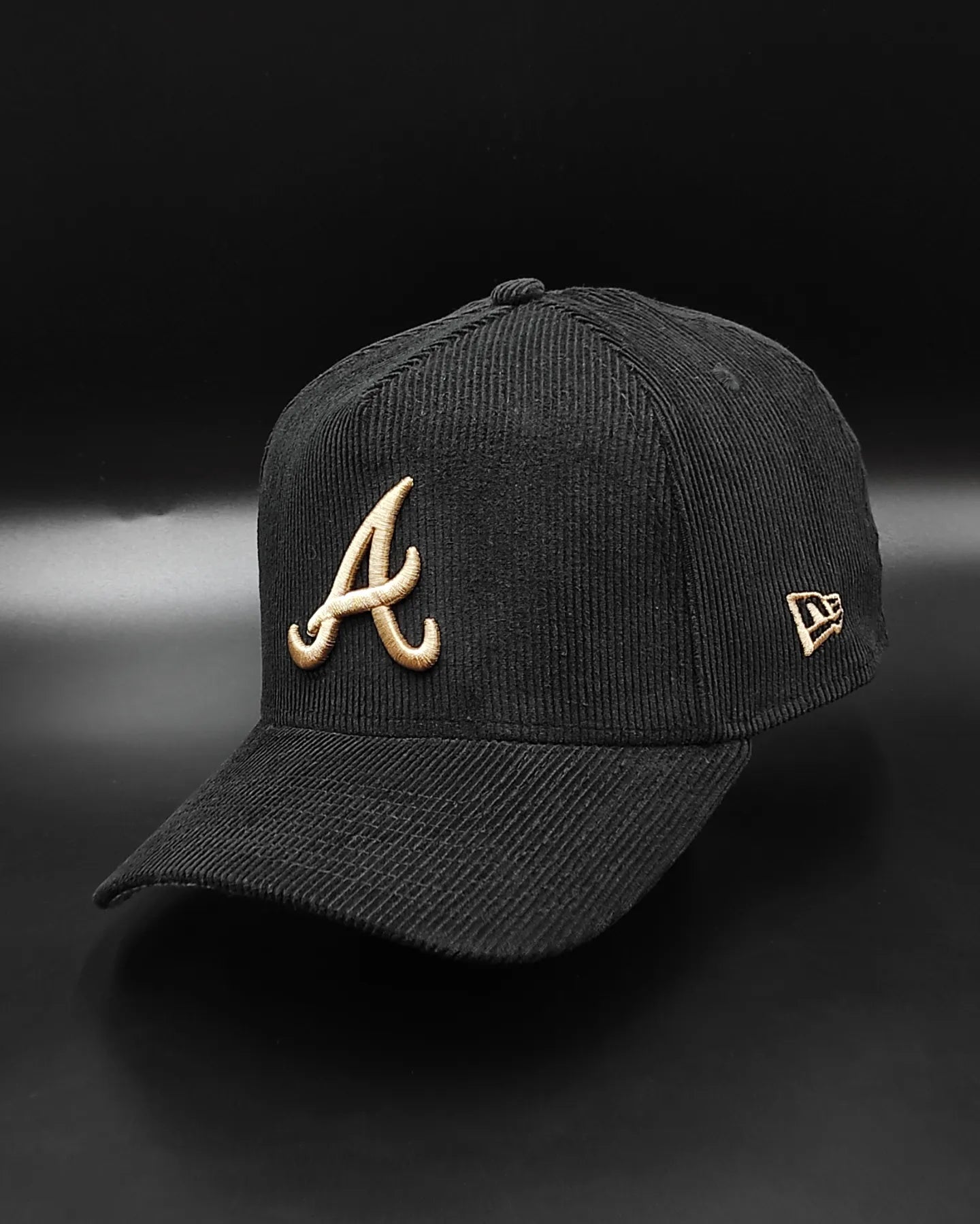 Gorra New Era Atlanta Braves "Corduroy Black" 9 Forty A-FRAME con cierre a presión