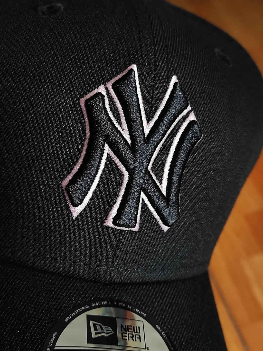 Gorra New Era New York World Series negra rosa 9FIFTY snapback