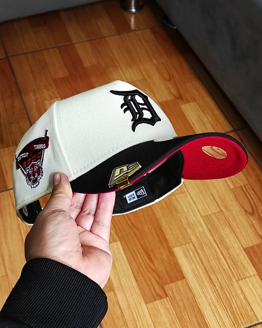 Gorra New Era Detroit Tigers Chrome Black 2 Tone 2000 Stadium 9Forty A-Frame Snapback
