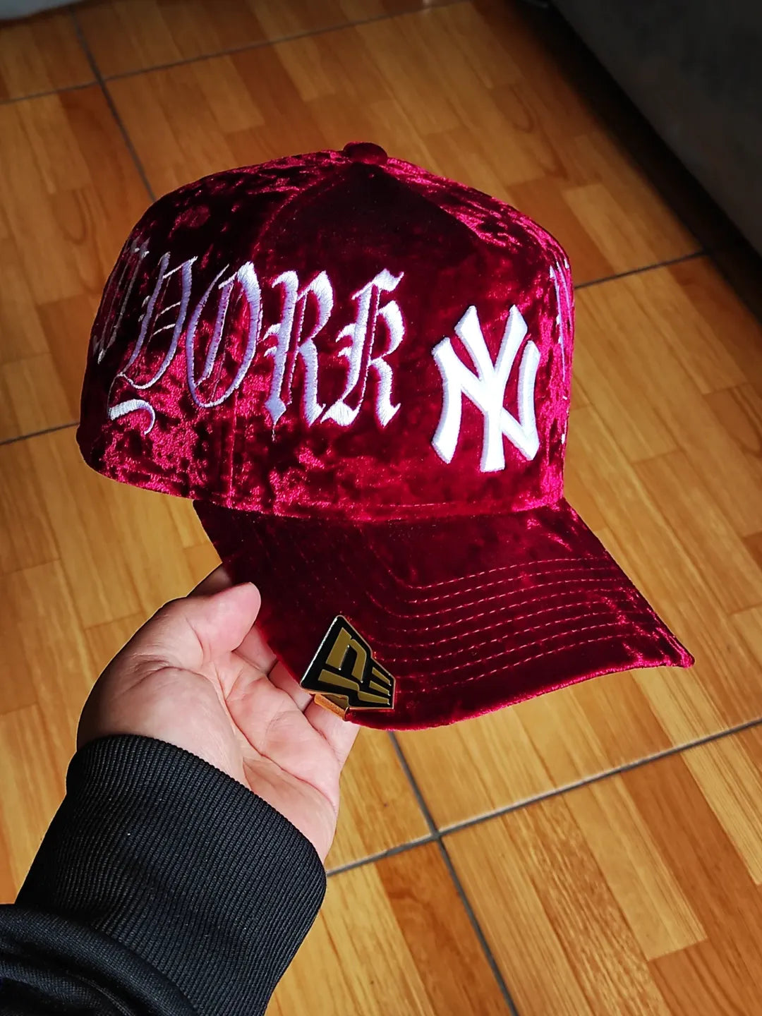 Gorra con cierre trasero de la marca New Era New York Yankees "Velvet" 9FORTY A-Frame