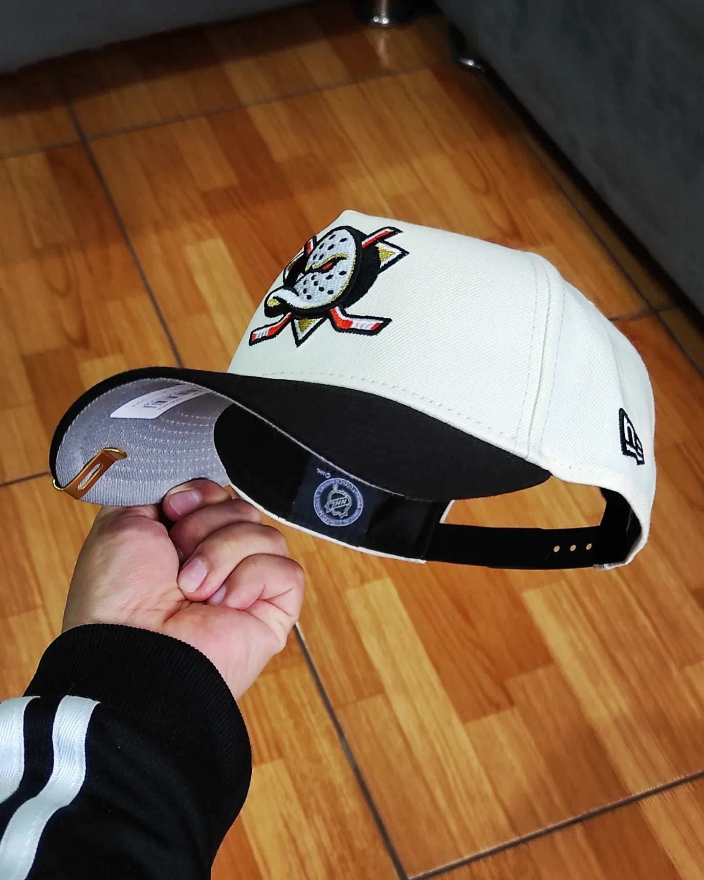New Era Anaheim Ducks 30th Aniversario Chrome Two Tone 9 FORTY A-FRAME SNAPBACK