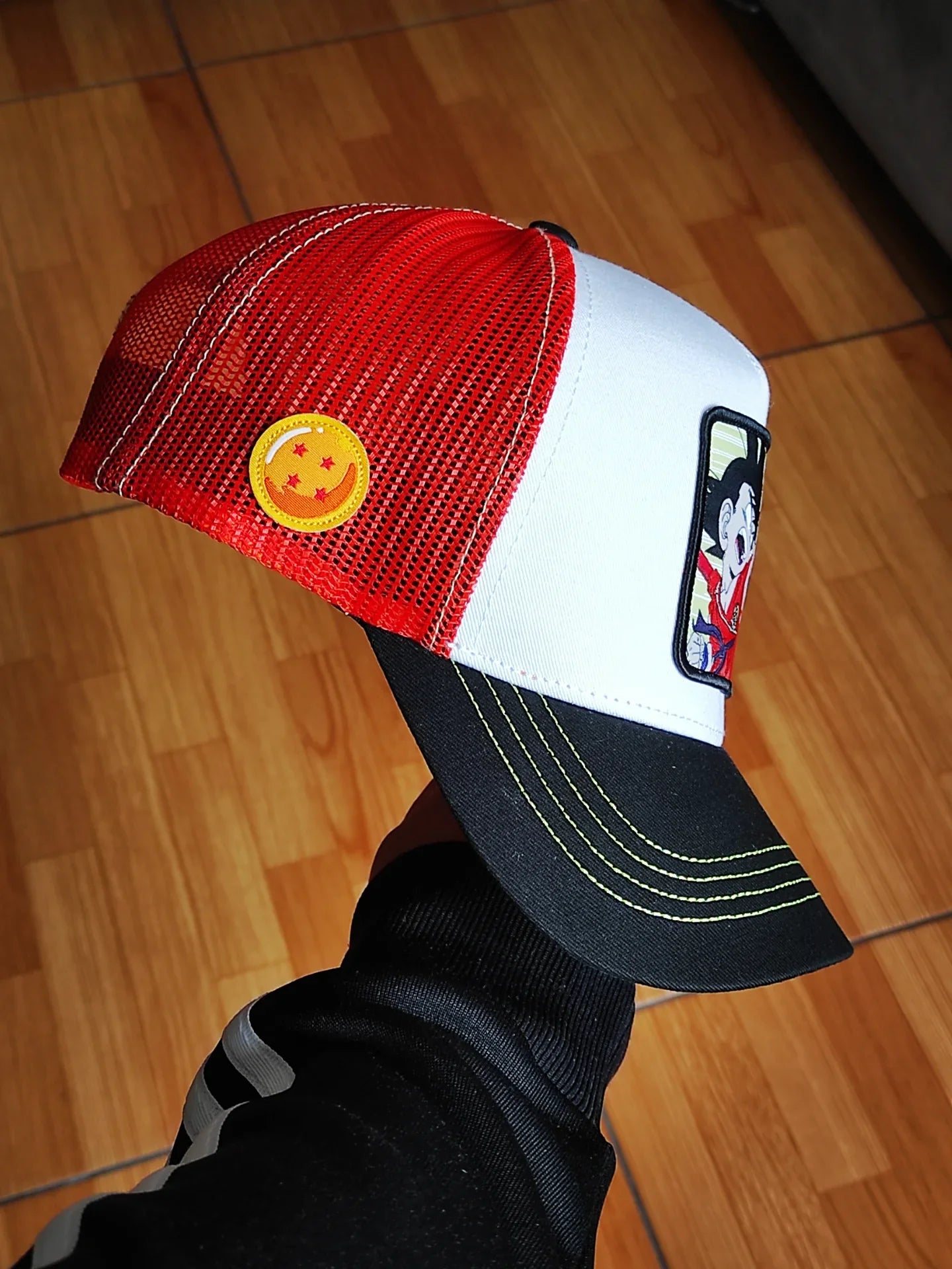 Gorra Trucker Snapback Goku Dragon Ball de Capslab