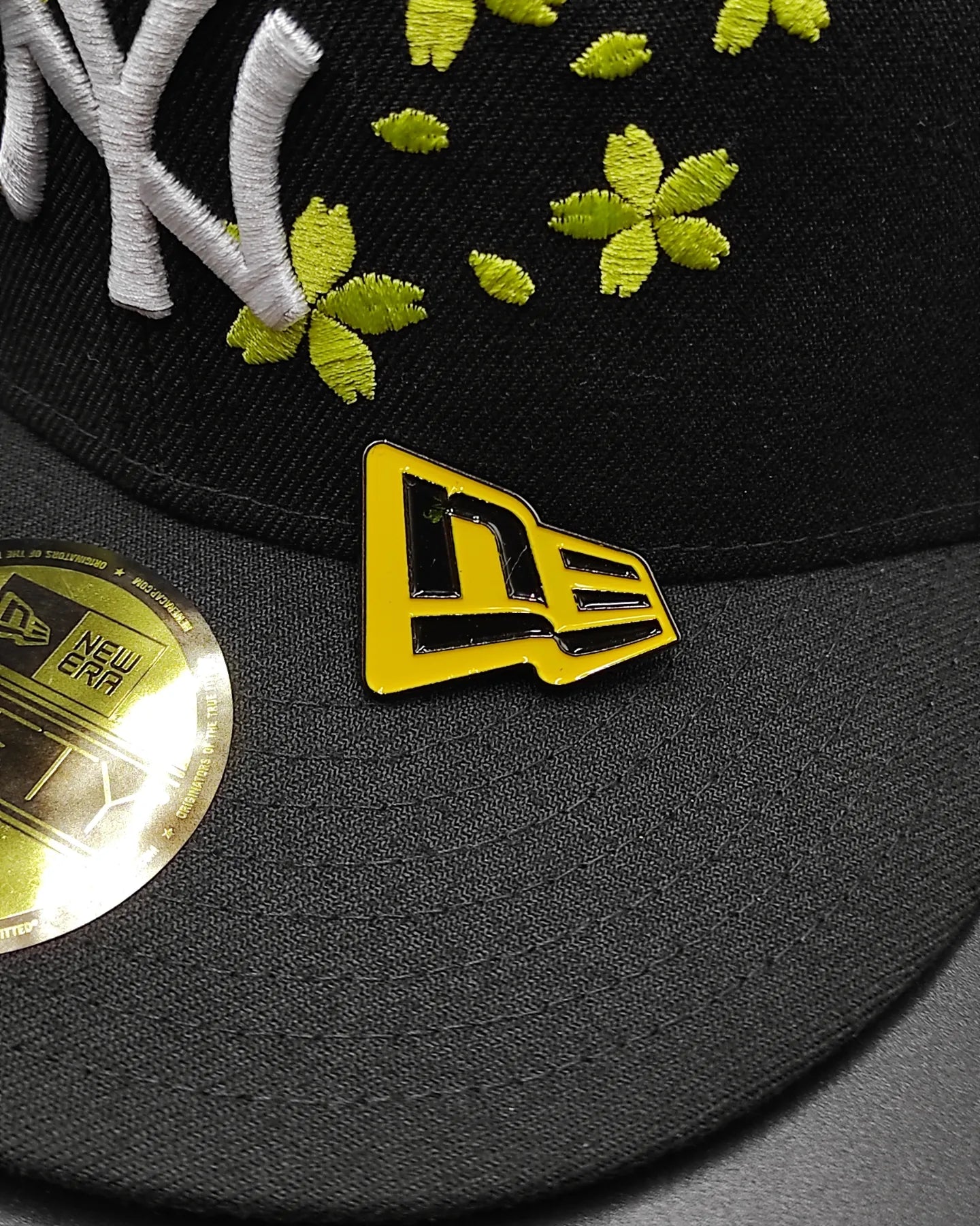 Pin metálico Bandera New Era