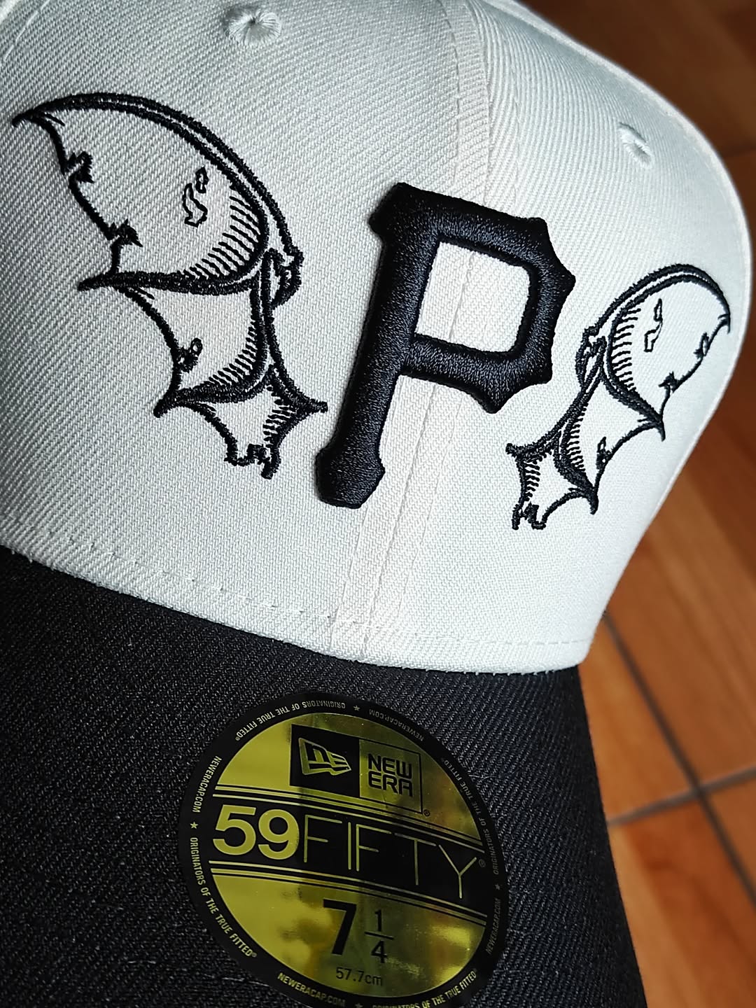 Gorra Pittsburgh Pirates MLB Team Wings 59FIFTY Ajustada Beige Claro