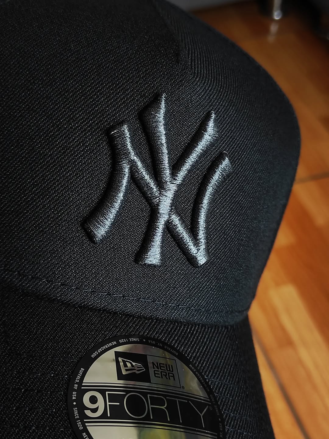 Gorra New Era New York Yankees World Series 1999 Liquid Titanium Edition 9Forty A Frame Snapback