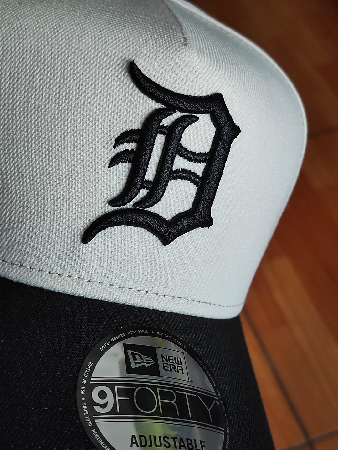Gorra Detroit Tigers Chrome Black 2 Tone 2000 Stadium SP 9Forty A-Frame Snapback