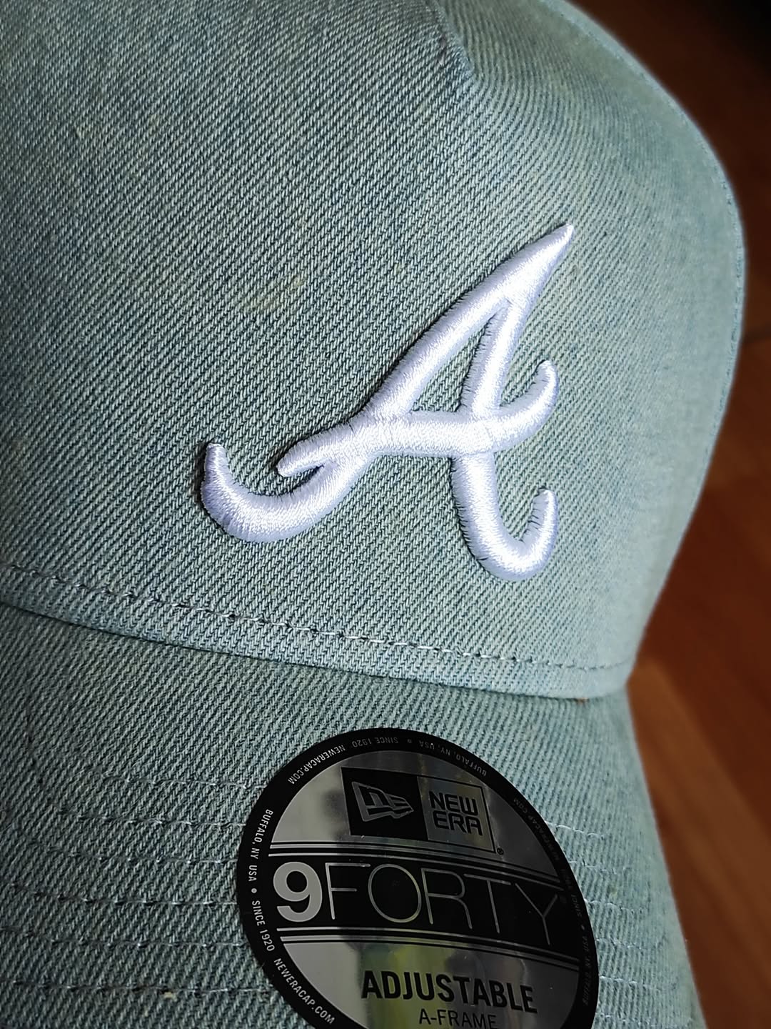 Gorra ajustable 9FORTY A-Frame 'Denim White' de los Atlanta Braves