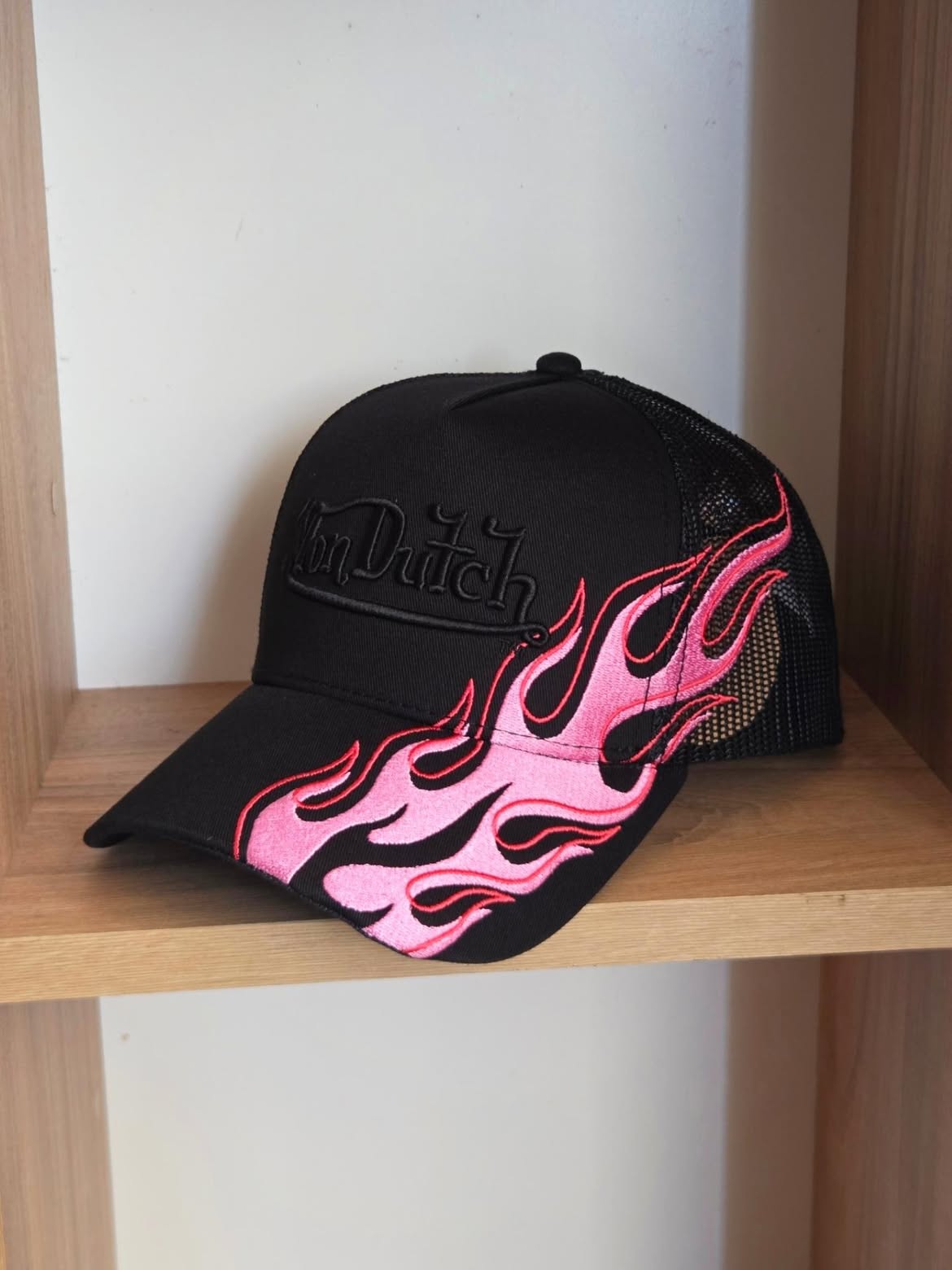 Von dutch trucker fire 🔥 cap black Exclusive
