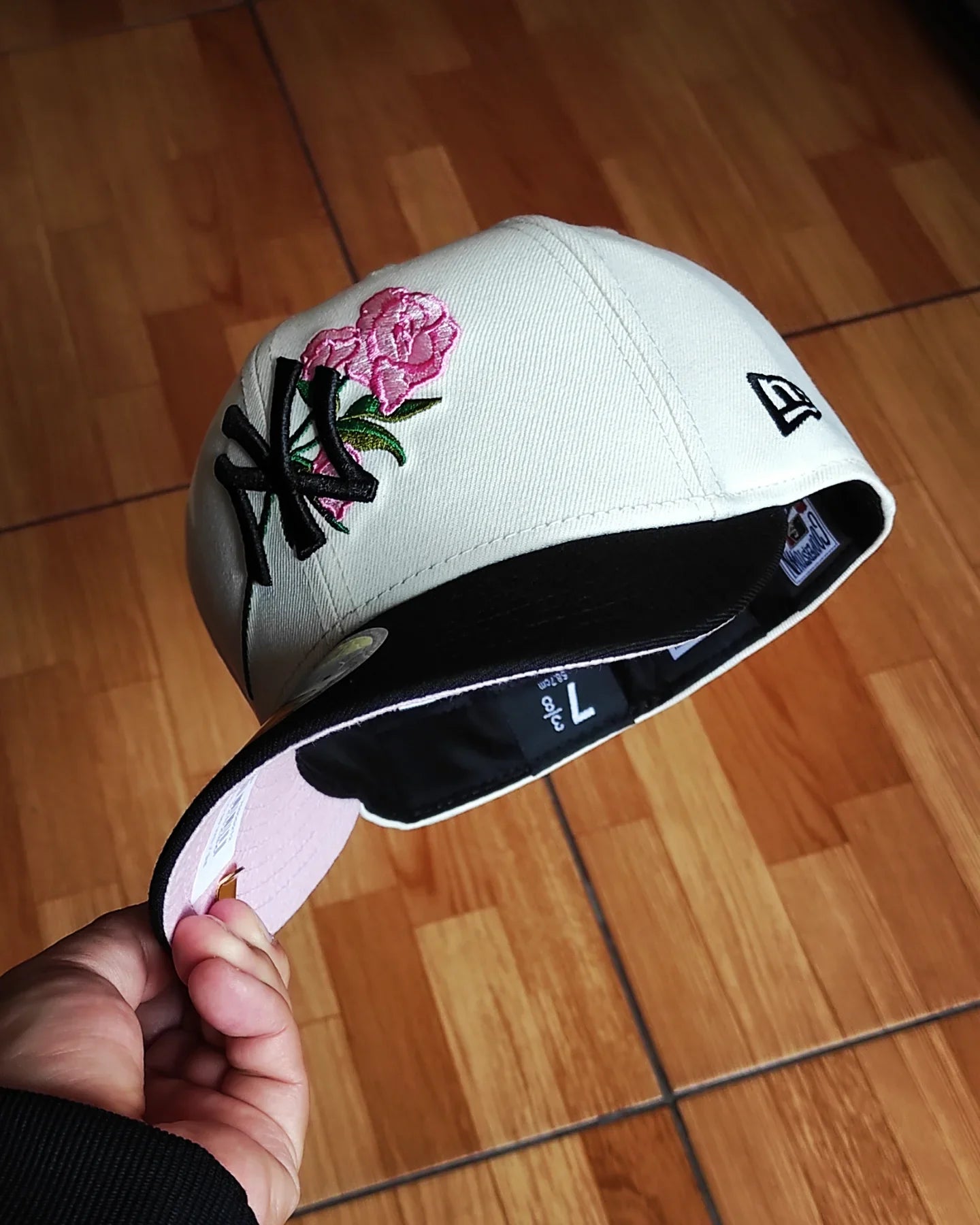 Gorra ajustada 59fifty New Era New York Yankees Rose Chrome Edición negra/rosa