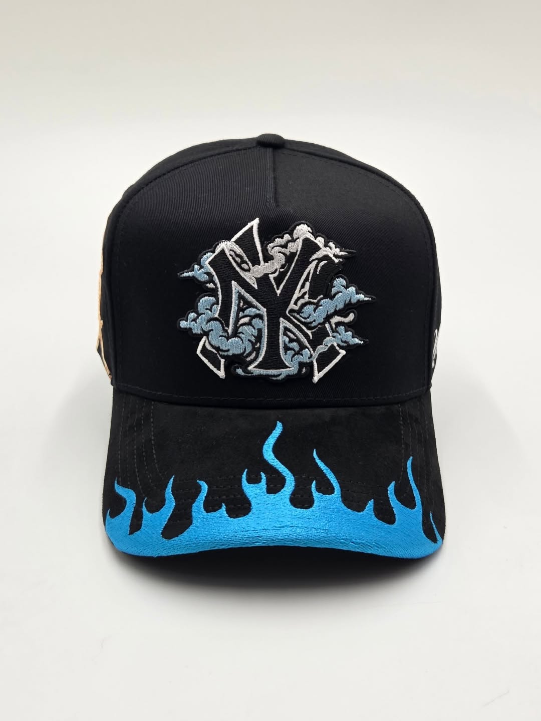 Gorra Qori Caps colección Cloud☁️ & Yankees🔥 a-frame Snapback