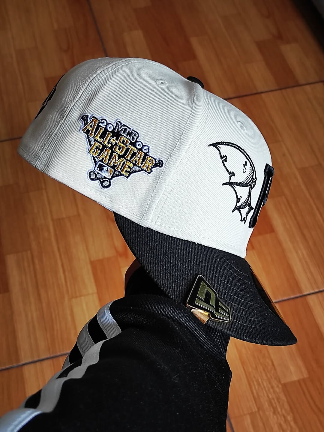 Gorra Pittsburgh Pirates MLB Team Wings 59FIFTY Ajustada Beige Claro