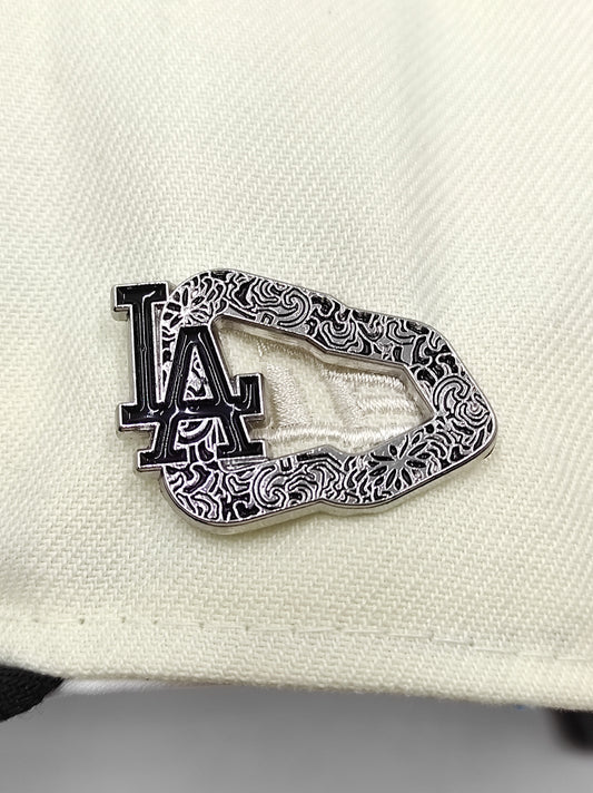 PIN METÁLICO BANDERA NEW ERA