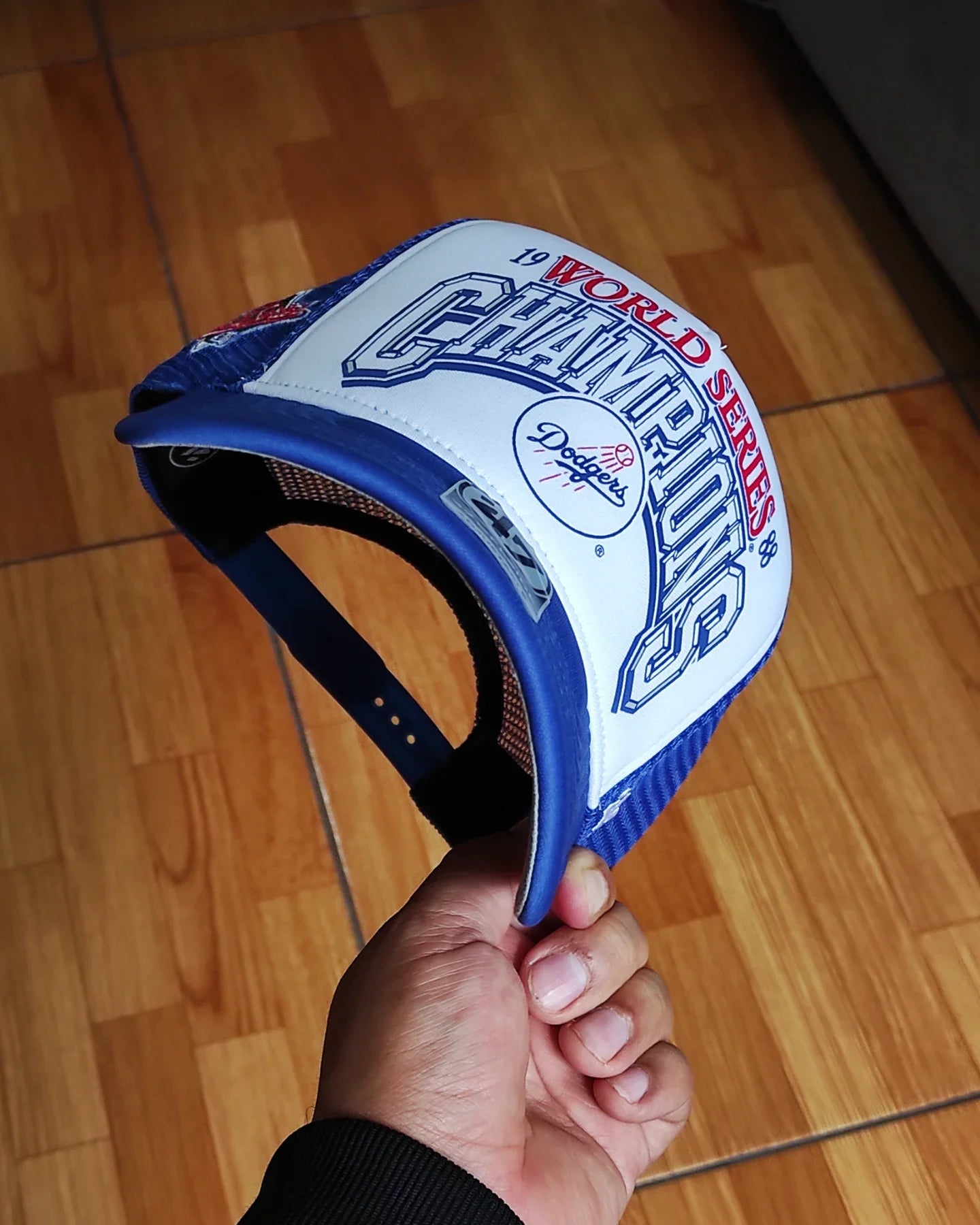 Gorra camionera snapback de espuma 47Brand Los Angeles Dodgers blanca azul World Series