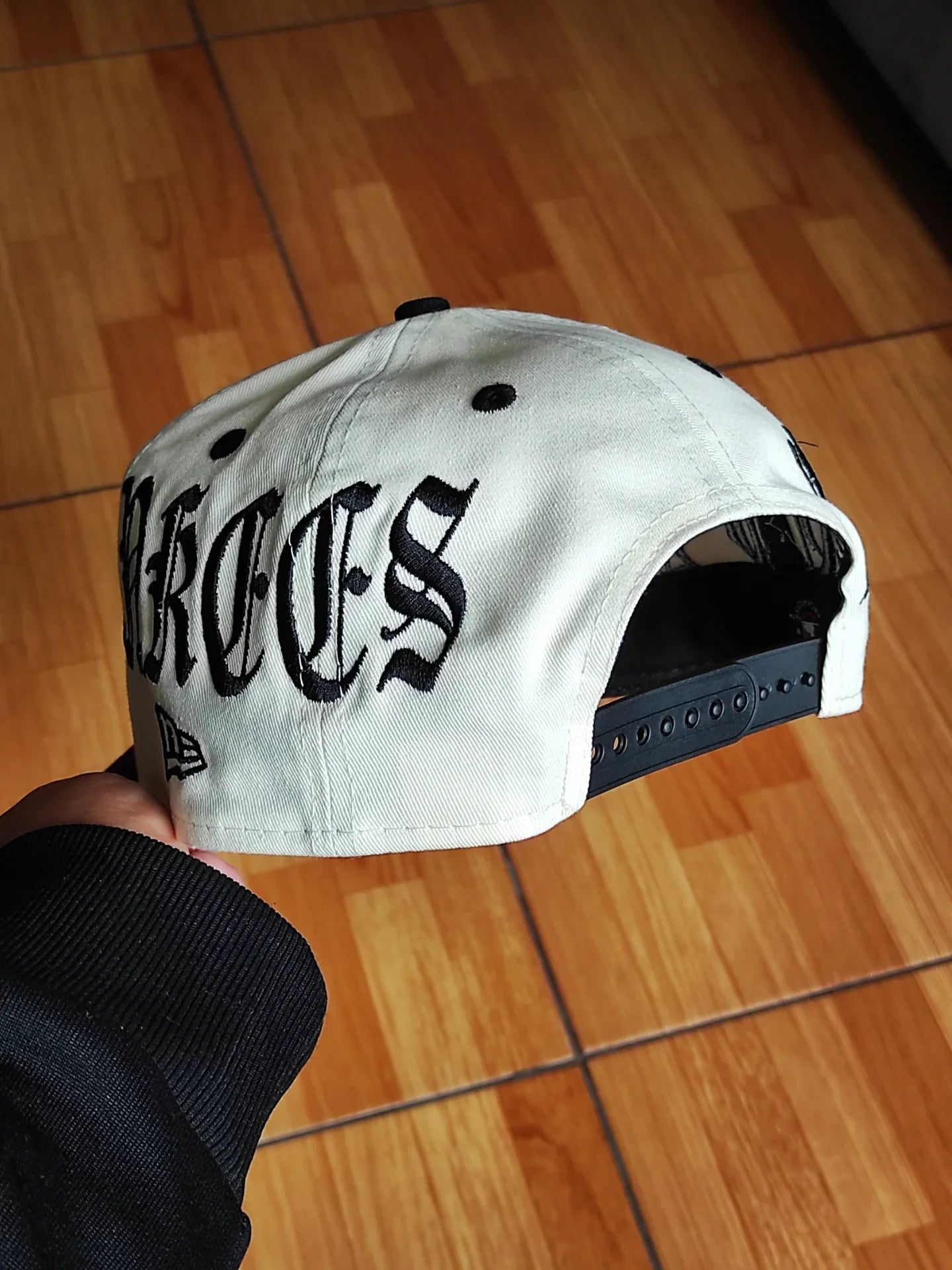 Gorra New Era New York Yankees gótica Chrome negra bicolor 9FORTY A-FRAME