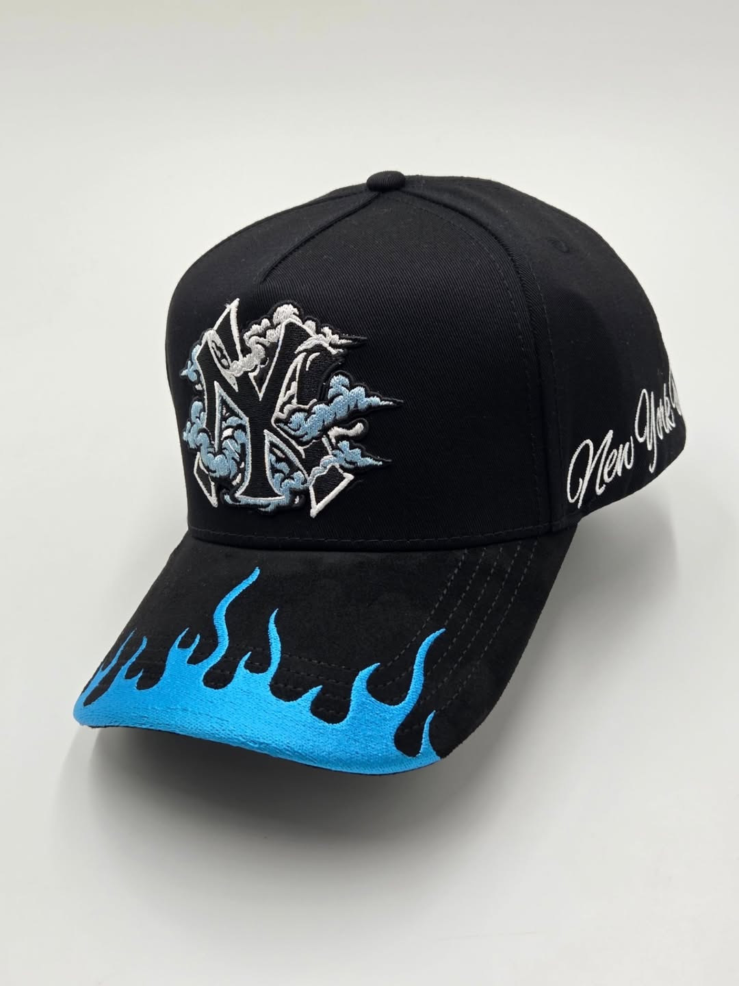 Gorra Qori Caps colección Cloud☁️ & Yankees🔥 a-frame Snapback