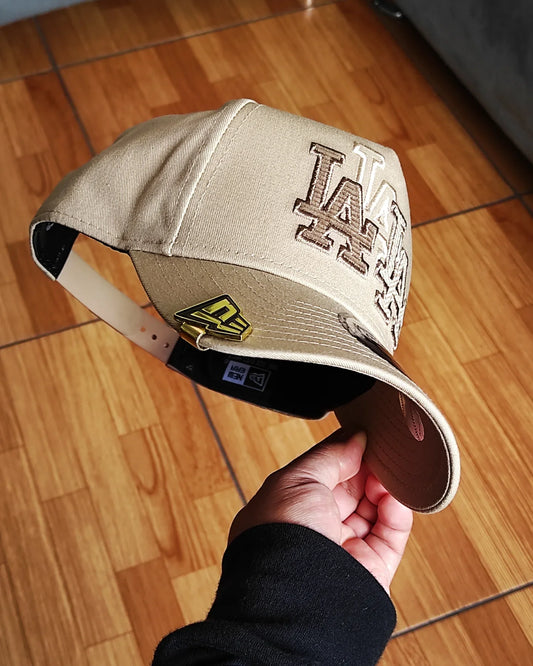 Gorra ajustable A-FRAME snapback New Era Los Angeles Dodgers cordón y tweed