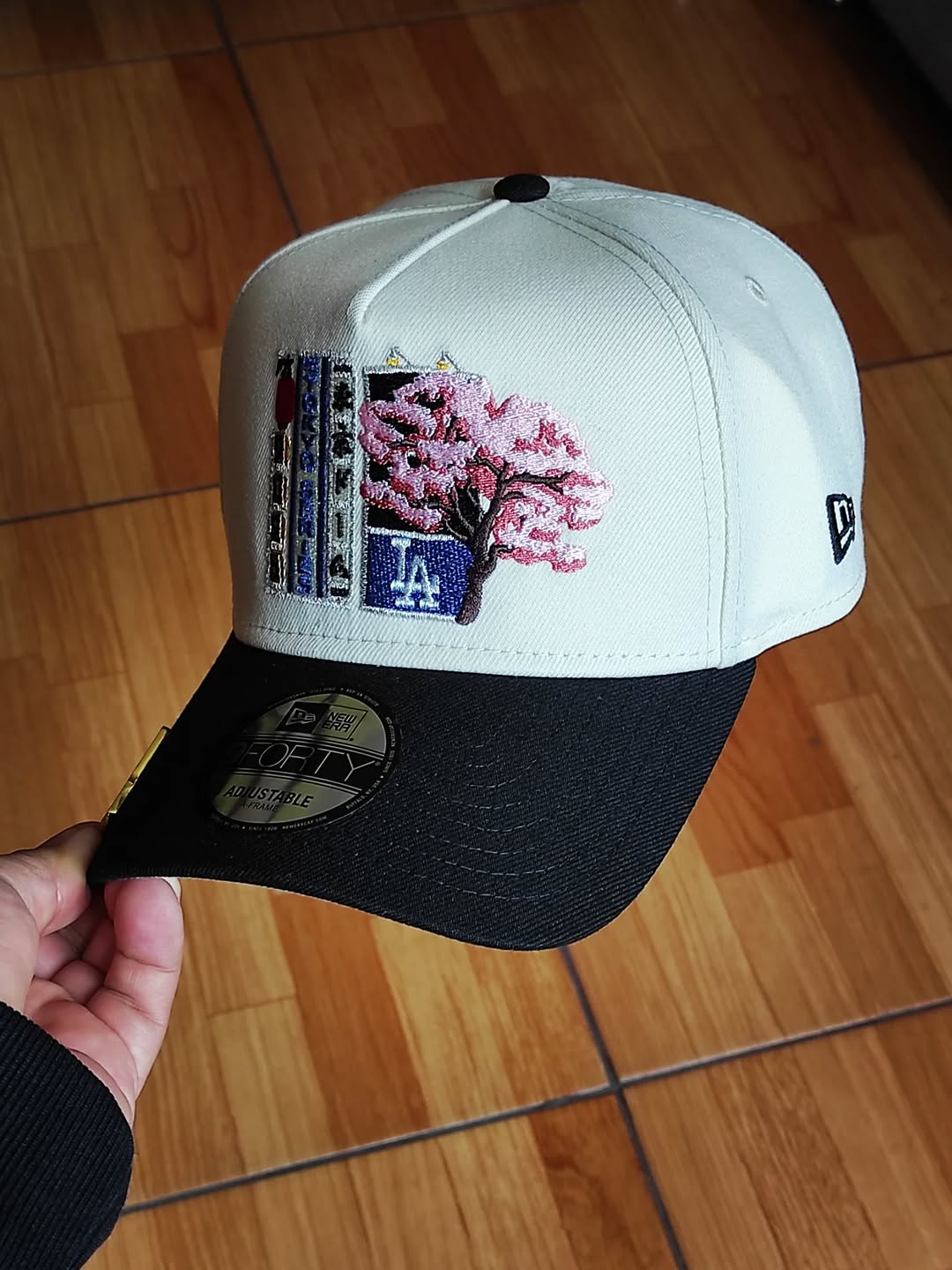 Gorra snapback 9Forty A-Frame New Era Los Angeles Dodgers Tokyo Series 2025 Chrome Two Tone Edition
