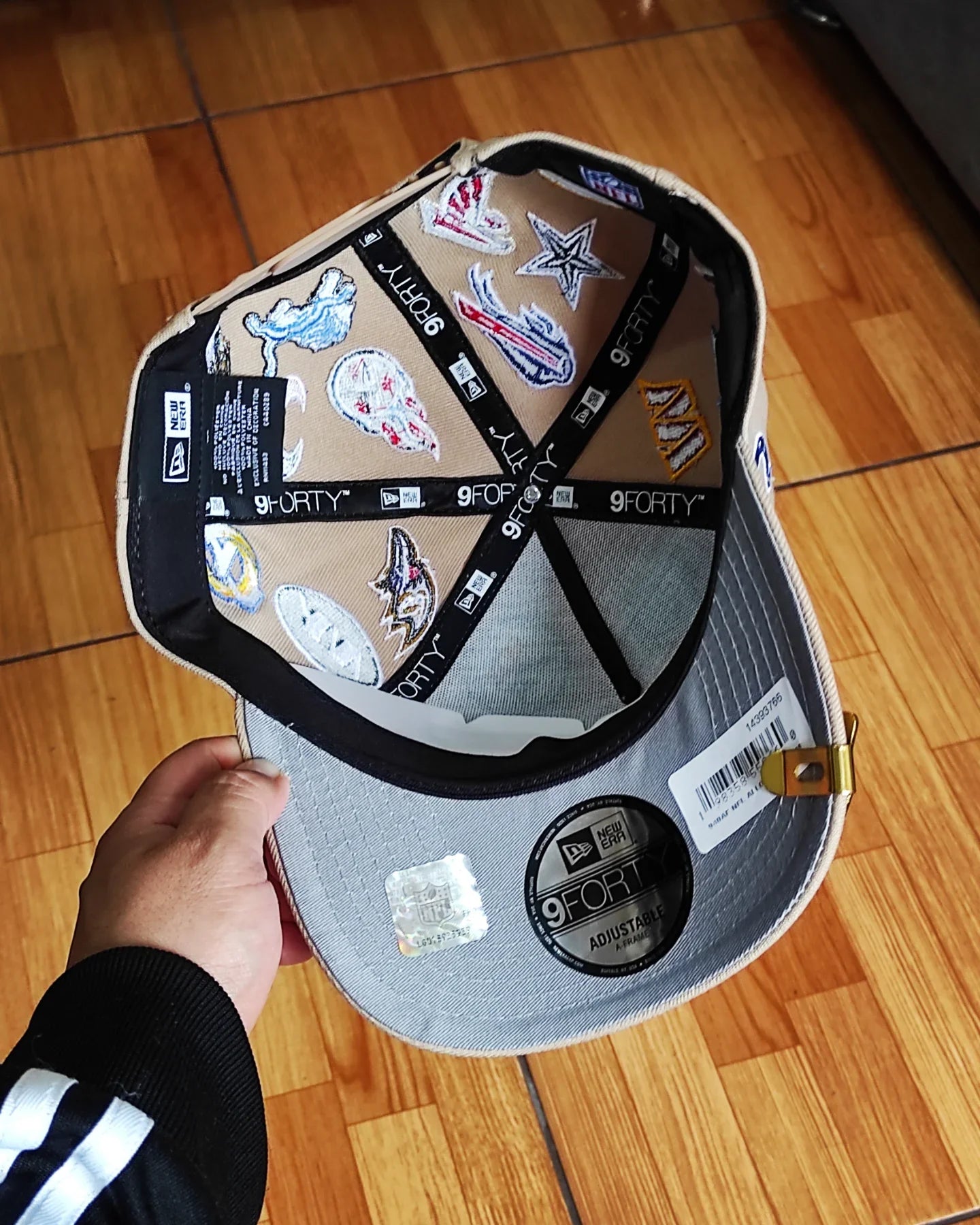 Gorra New Era NFL "All Over" edición Camel 9FORTY A-Frame con broche trasero