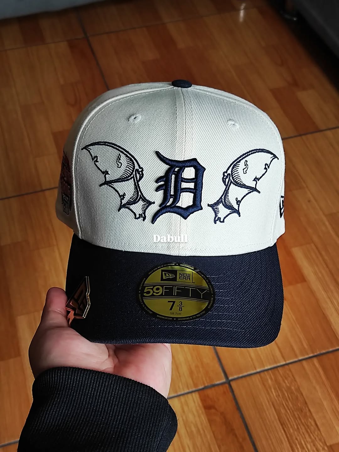 Gorra Detroit Tigers MLB Team Wings 59FIFTY Ajustada Beige Claro