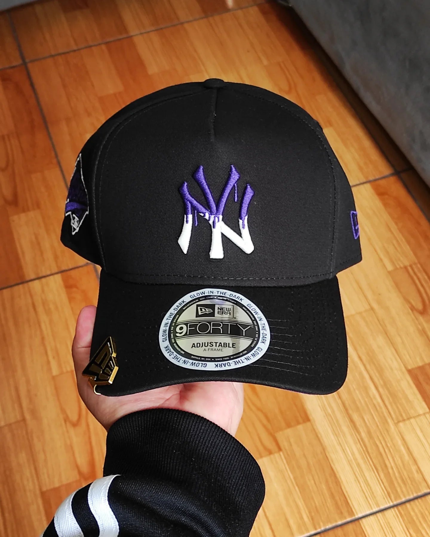 Gorra Snapback 9FORTY A-Frame 'Drip' Glow de los New York Yankees de New Era