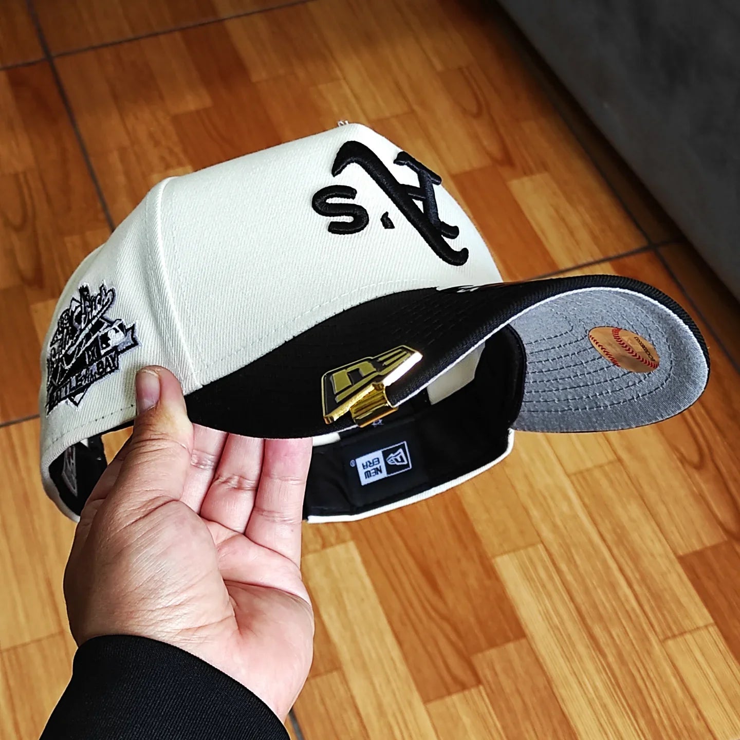 Gorra New Era Oakland Athletic Upside Down Chrome Black 2 Tone World Series 9Forty A-Frame Snapback