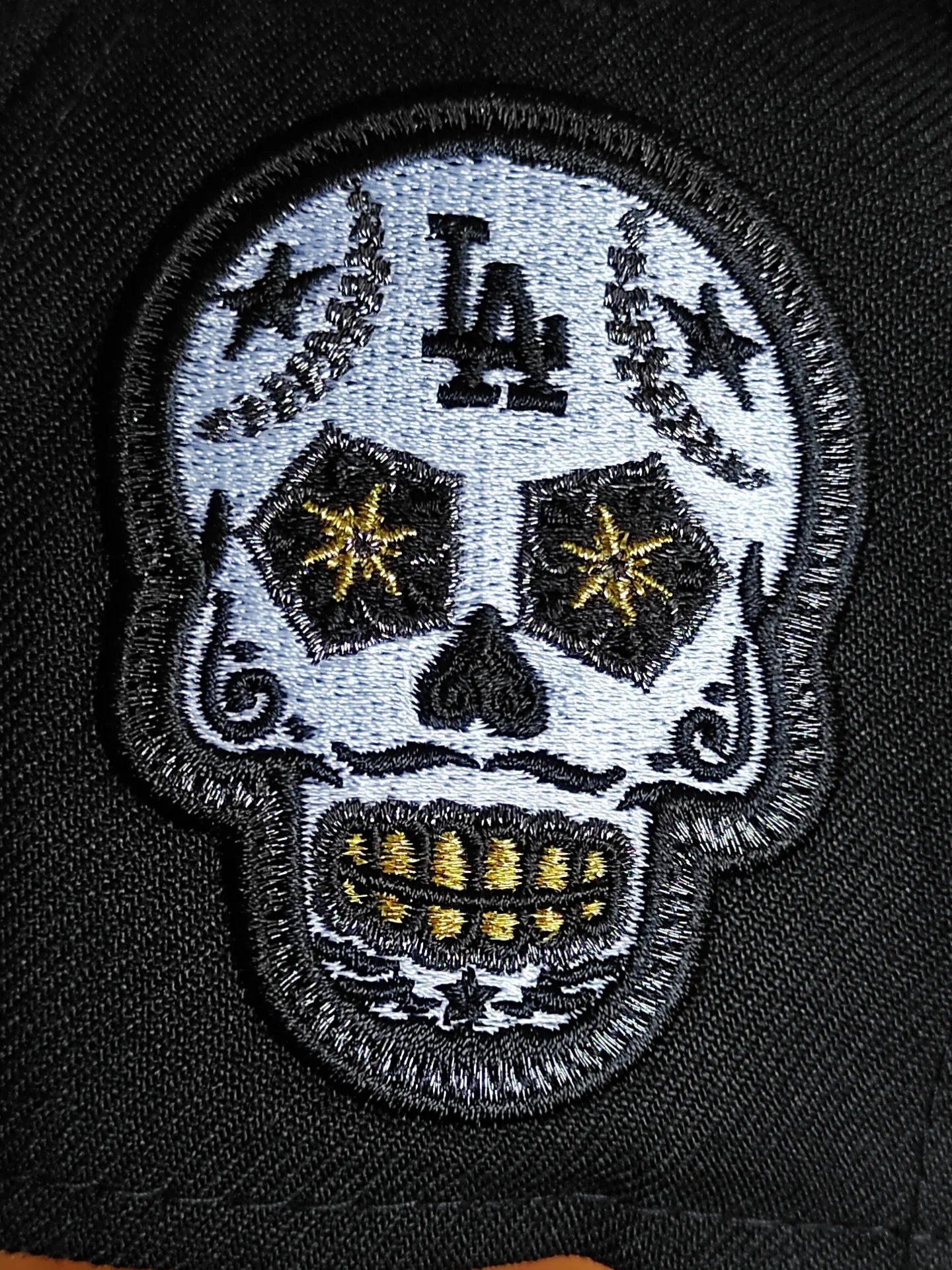 New Era Los Angeles Dodgers CALAVERA 💀 Edición Cromo Negro 59fifty ajustada
