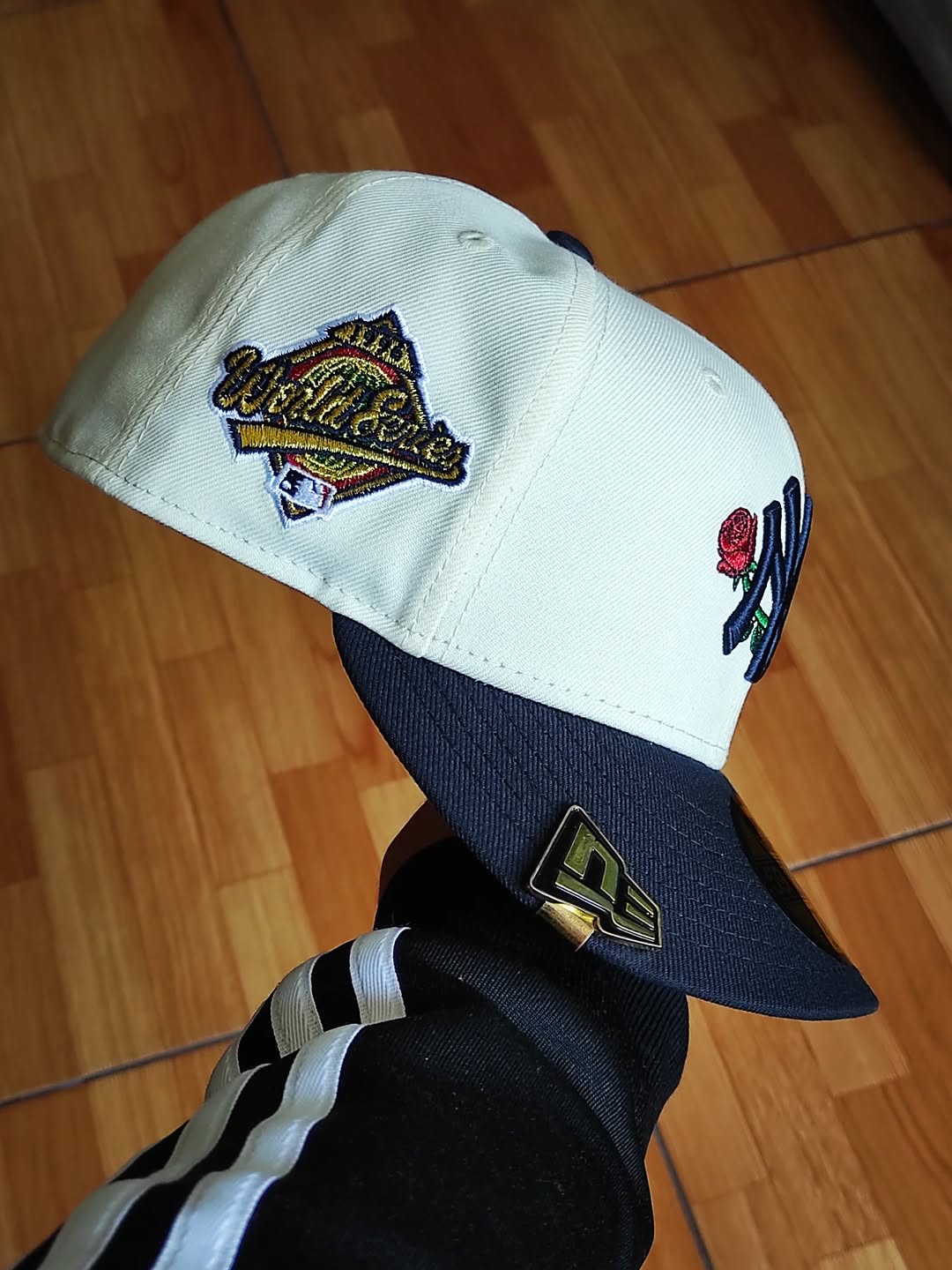 Gorra 59FIFTY de los New York Yankees de la Serie Mundial de la Nueva Era rosa🌹 cromada azul marino