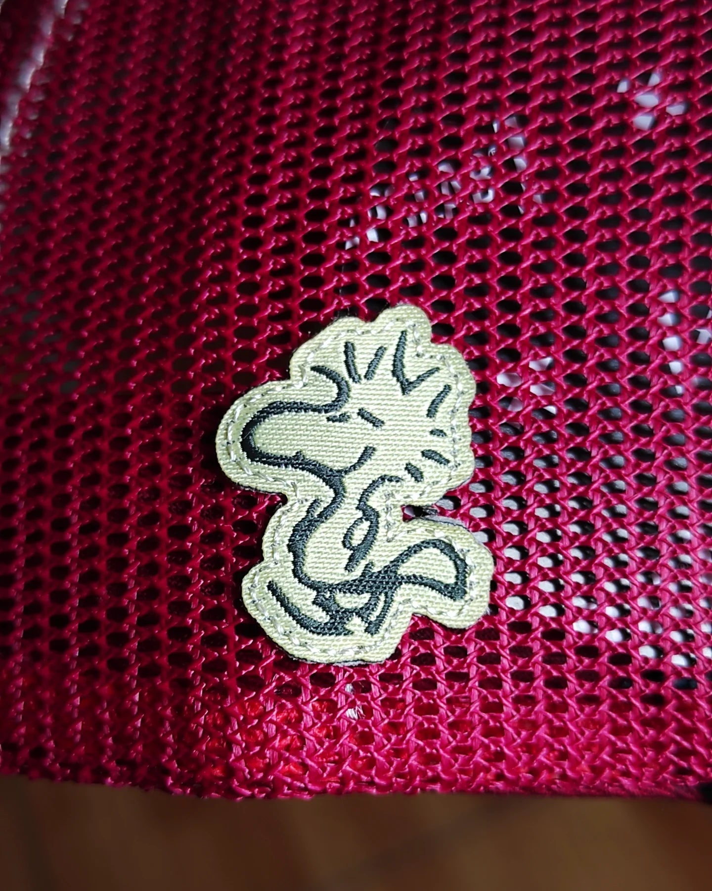 Gorra trucker snapback CAPSLAB Cacahuetes Snoopy blanco rojo verde