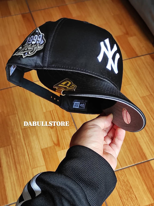 Gorra New Era New York Yankees World Series satinada edición negra 9FIFTY SNAPBACK