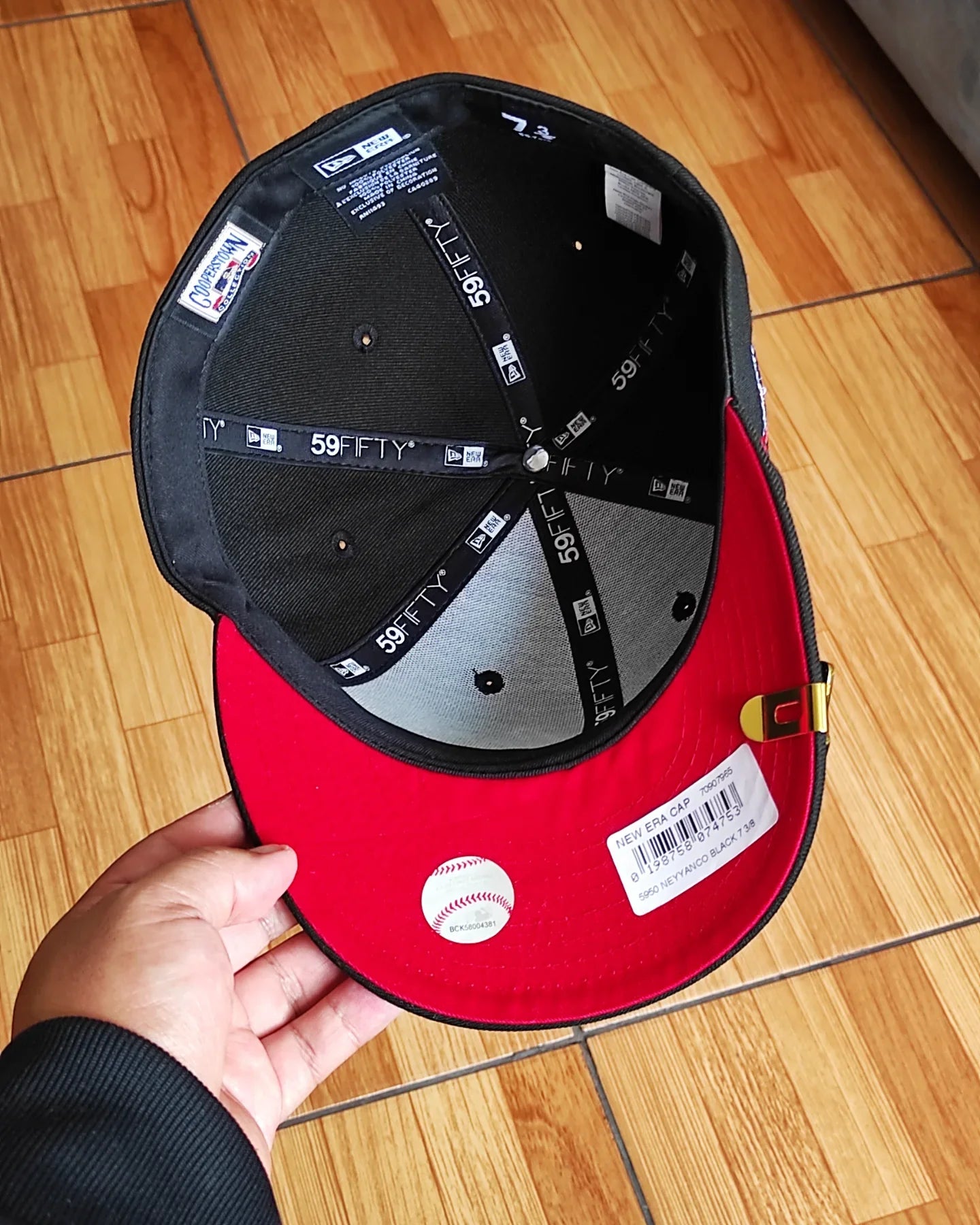 Gorra Ajustada 59Fifty New Era New York Yankees Subway Series 2009 Edición Negra y Roja