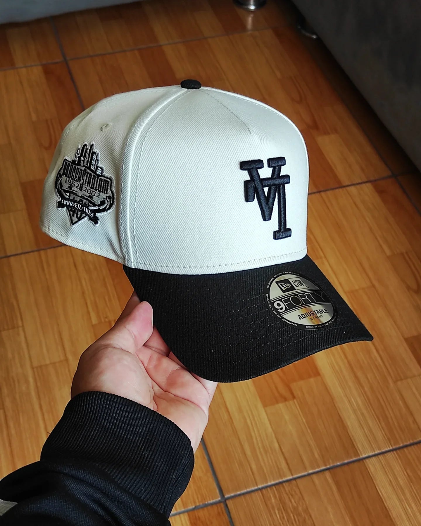 New Era Los Angeles Dodgers logotipo UPSIDE Chrome negro 9FORTY A-FRAME