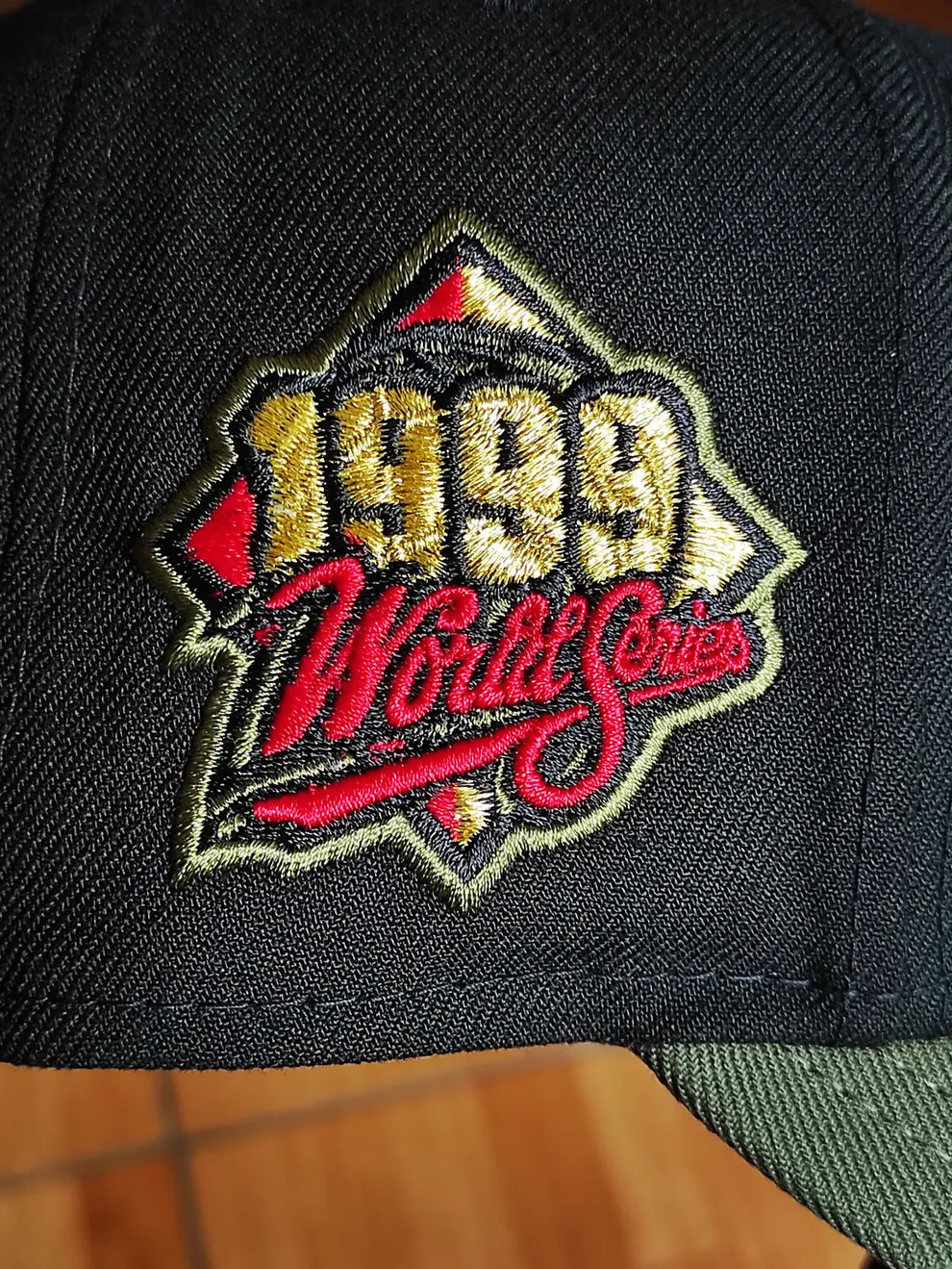 New era 9fifty mlb new york yankees world series 1999 two tone / scarlet uv snapback cap