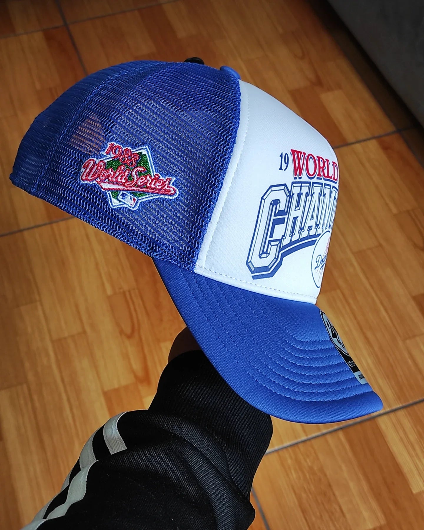 Gorra camionera snapback de espuma 47Brand Los Angeles Dodgers blanca azul World Series
