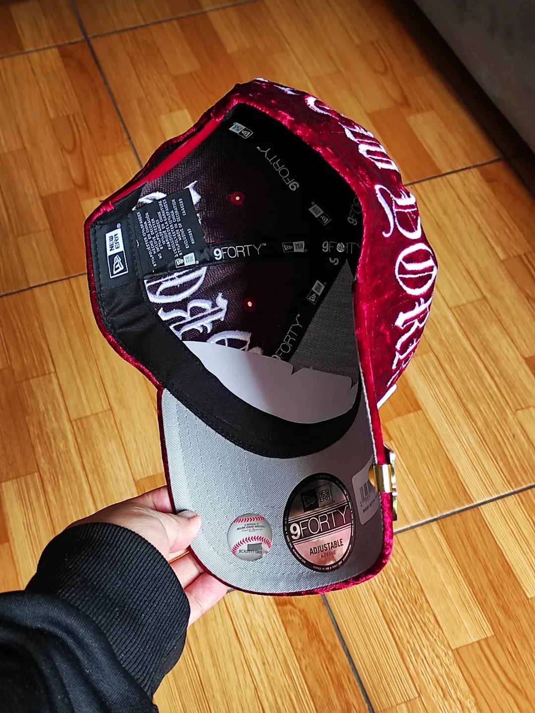 Gorra con cierre trasero de la marca New Era New York Yankees "Velvet" 9FORTY A-Frame