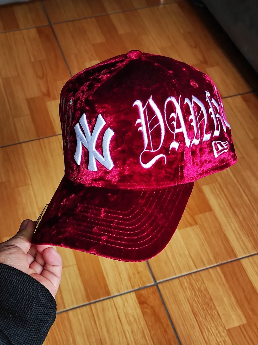 Gorra con cierre trasero de la marca New Era New York Yankees "Velvet" 9FORTY A-Frame