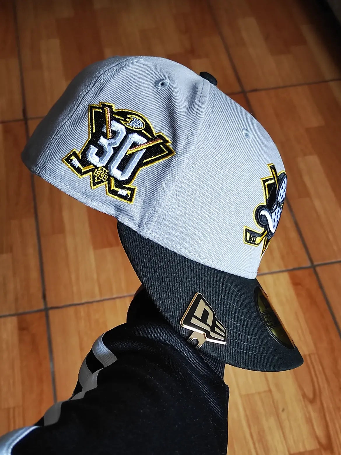 59FIFTY New Era Anaheim Ducks 30th Anniversary incluye pin FAM