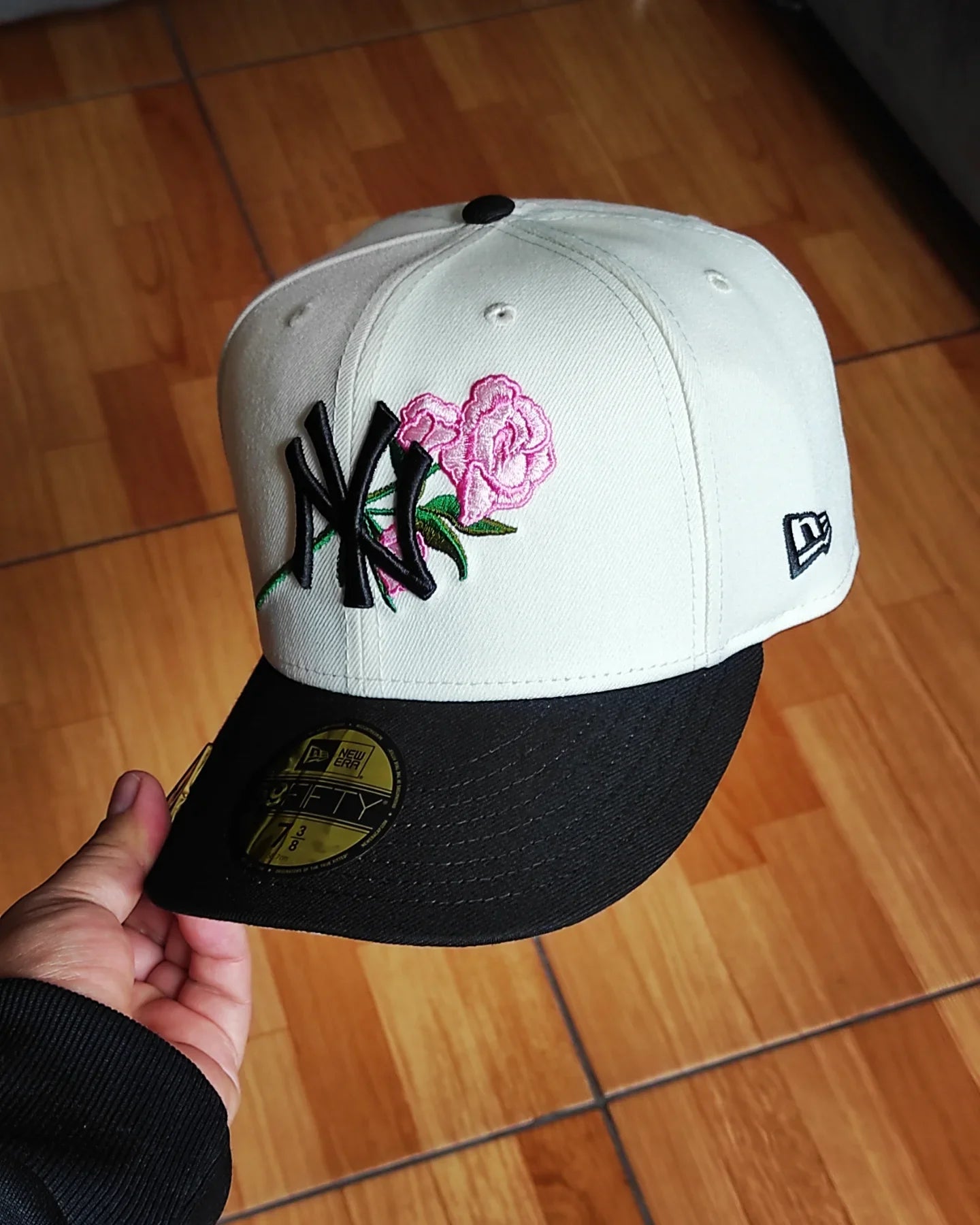 Gorra ajustada 59fifty New Era New York Yankees Rose Chrome Edición negra/rosa