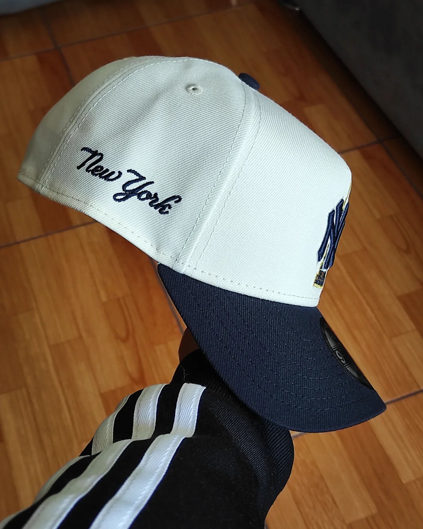 Gorra New Era New York Yankees State Two Tone Chrome Azul Marino 9FORTY A-FRAME