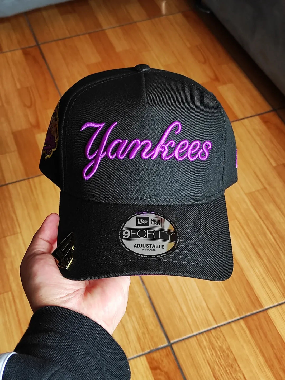 New Era New York Yankees Script World Series 1999 negro púrpura 9Forty gorra A-frame Snapback