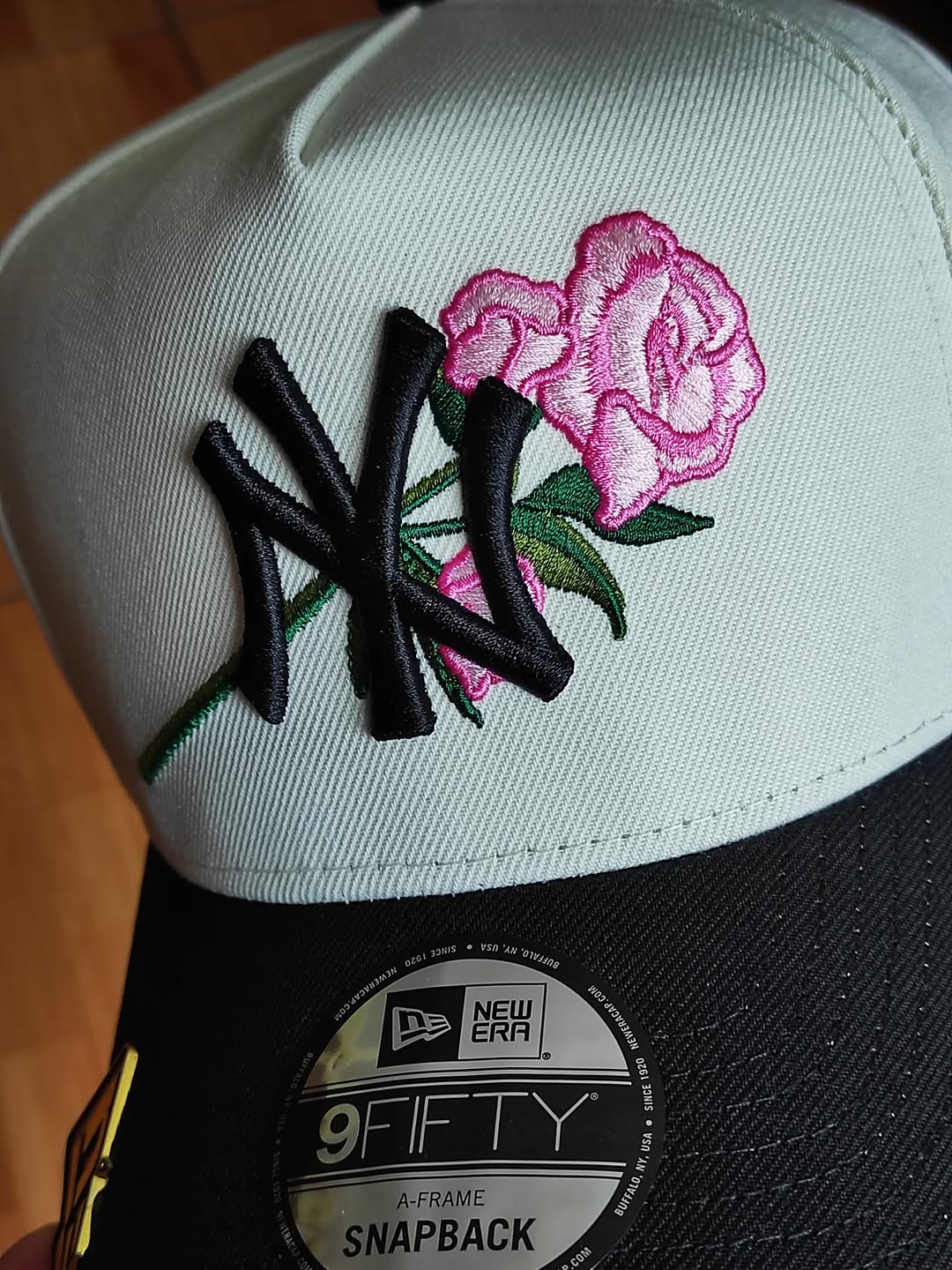 Gorra Snapback 9FIFTY A-Frame New Era New York Yankees World Series 1999 Chrome Black