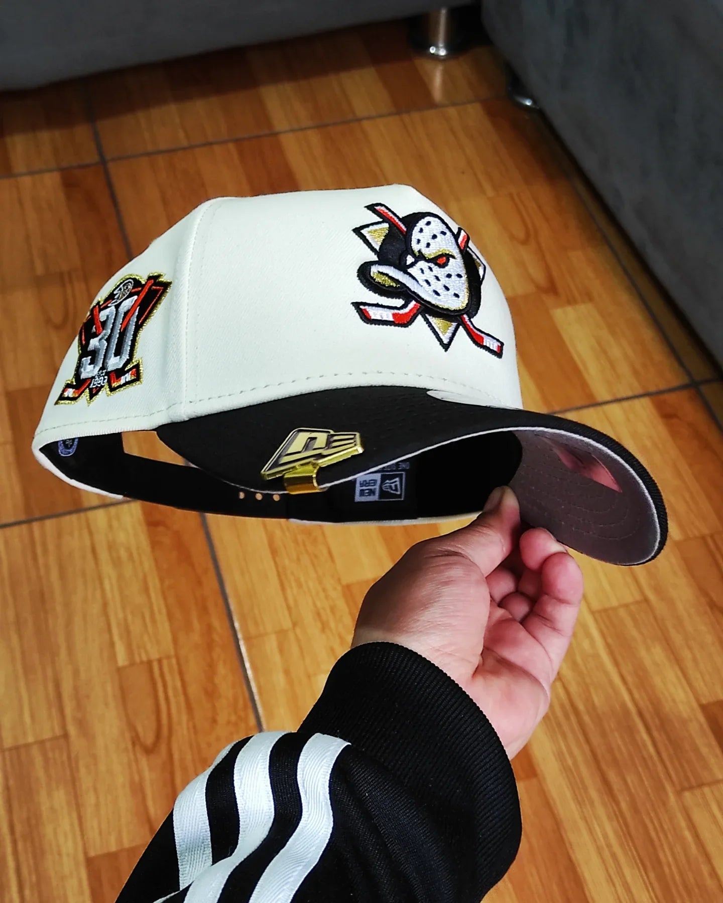 New Era Anaheim Ducks 30th Aniversario Chrome Two Tone 9 FORTY A-FRAME SNAPBACK