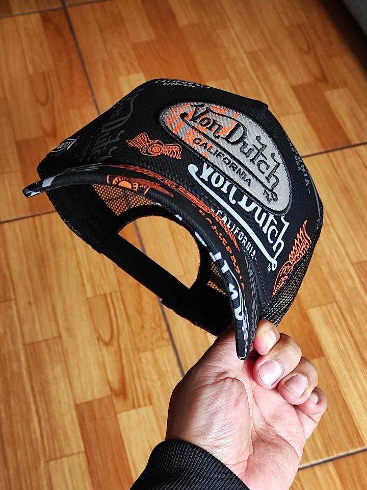 Gorra Von Dutch trucker multilogo edición negra