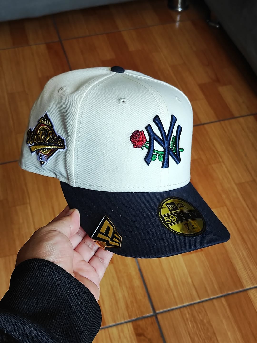 Gorra 59FIFTY de los New York Yankees de la Serie Mundial de la Nueva Era rosa🌹 cromada azul marino