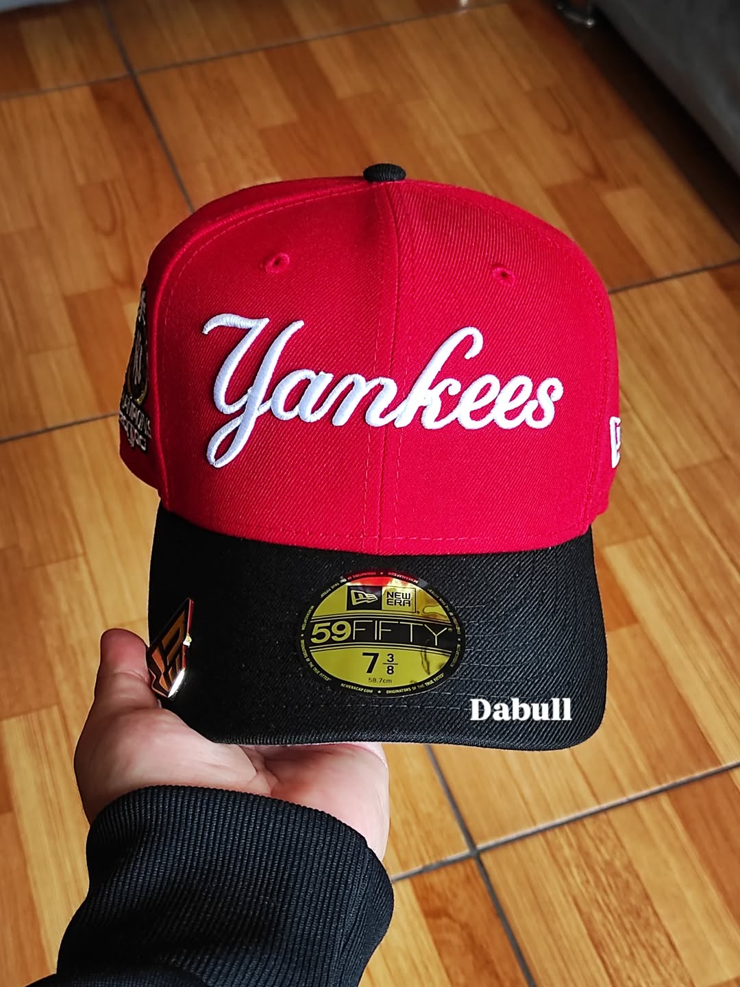 Gorra ajustada 59FIFTY de los New York Yankees Champions 2000 New Era roja y negra